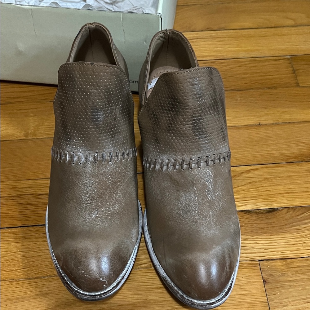 Stylish Brown Ankle Booties Sage-Tan White